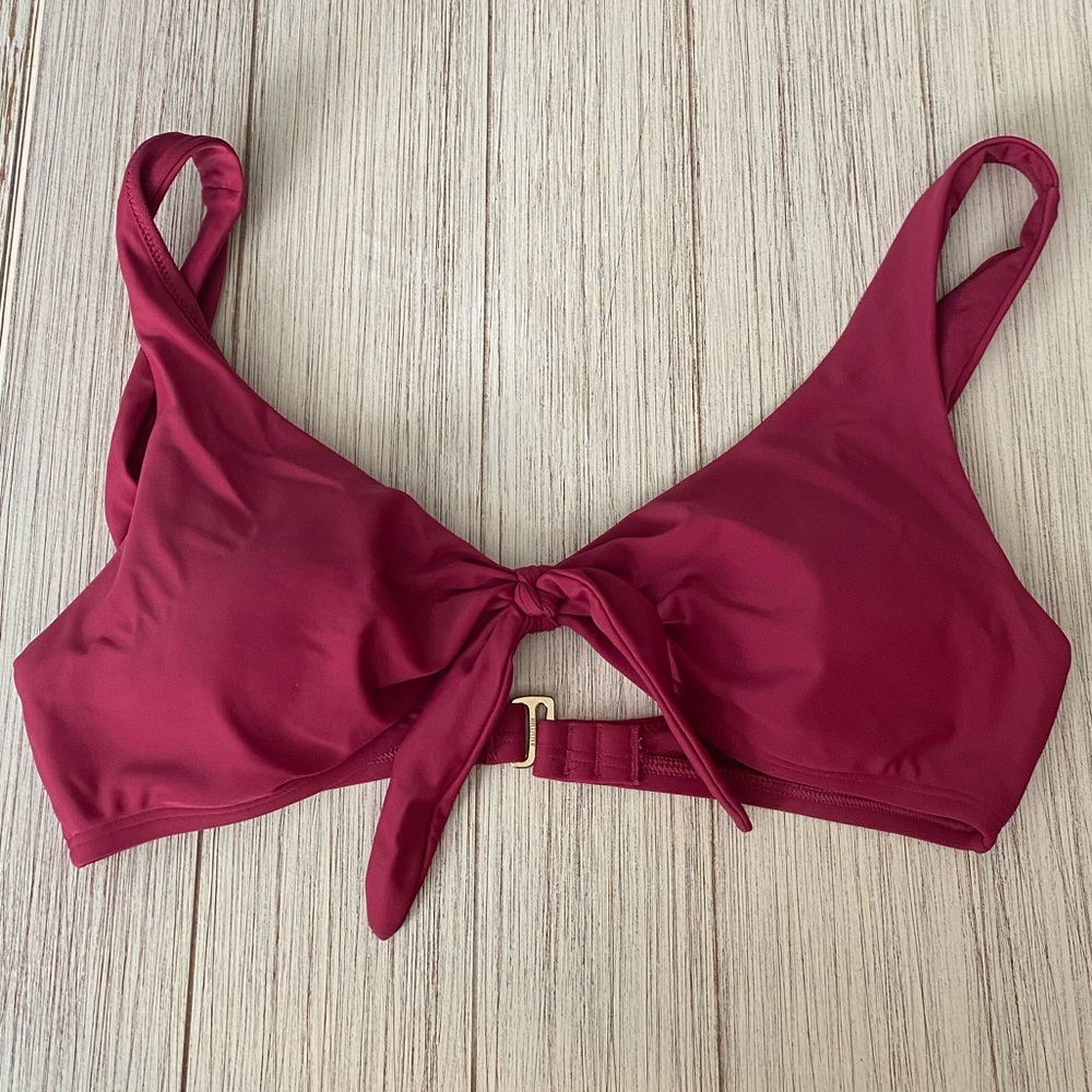 Hollister swim top size medium